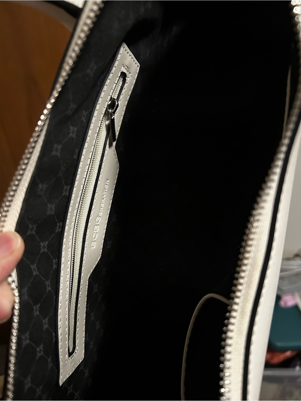 BCBGeneration Cream Leather Shoulder with Dual Top Handles, East West Bag NWOT - Picture 6 of 6